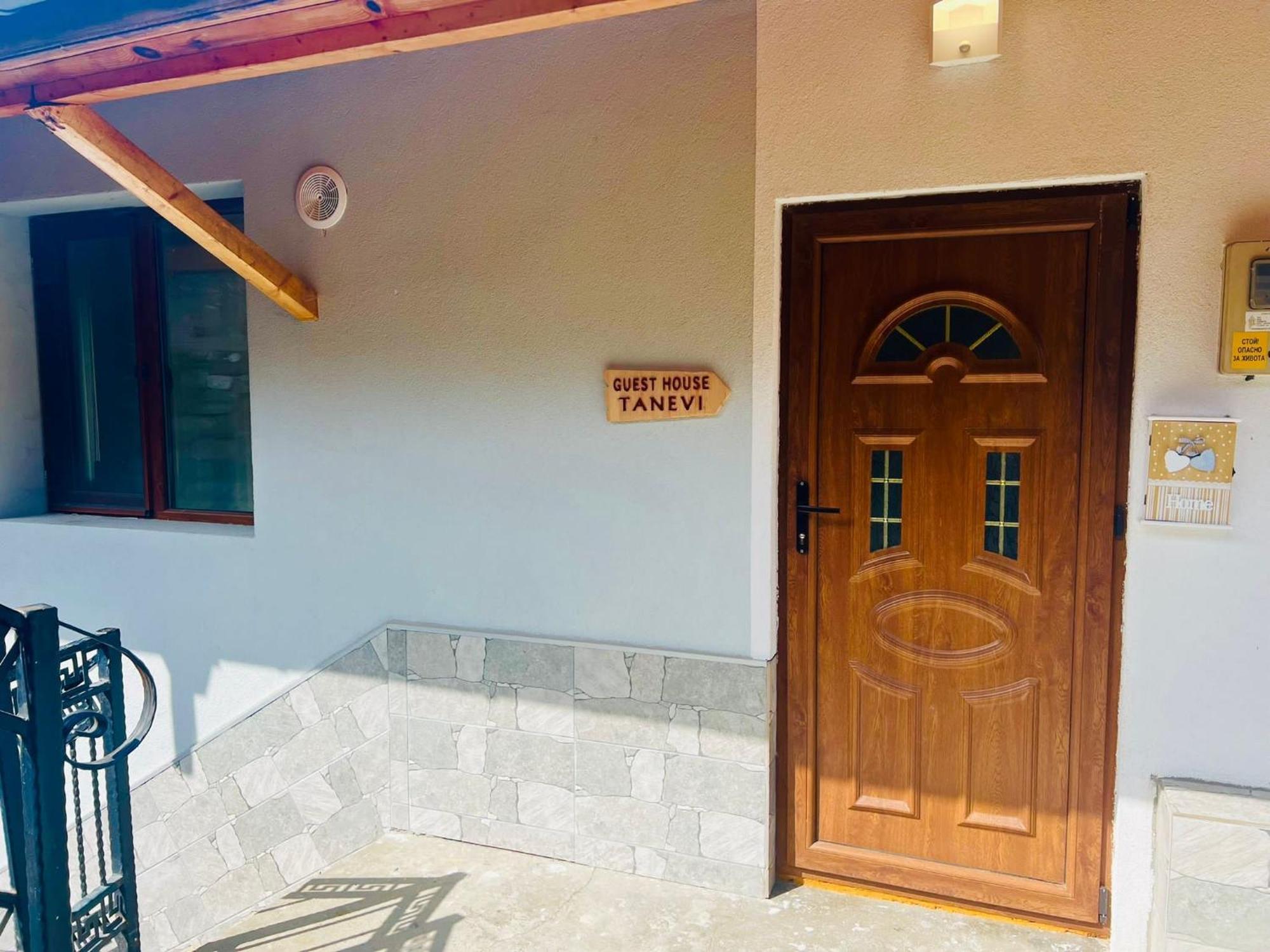דבין Guest House Tanevi מראה חיצוני תמונה
